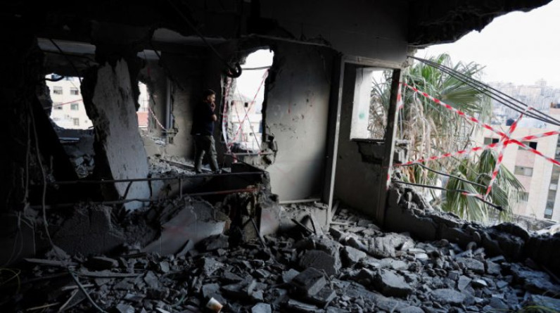 جيش الاحتلال يفجر منزل عائلة أسير فلسطيني جنوب نابلس